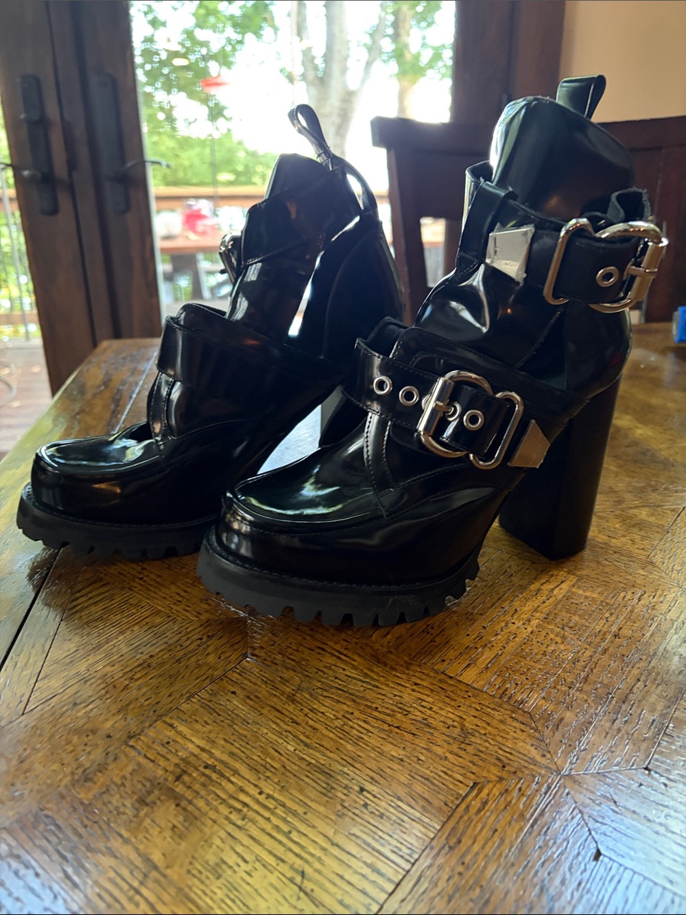 Black Patent Platform Buckle Boots Jeffrey Campbell
- Women - Picture 2 of 8